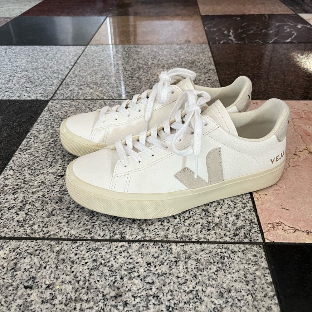 LOVE these shoes-I need to a size smaller.  Worn less than 5 times.